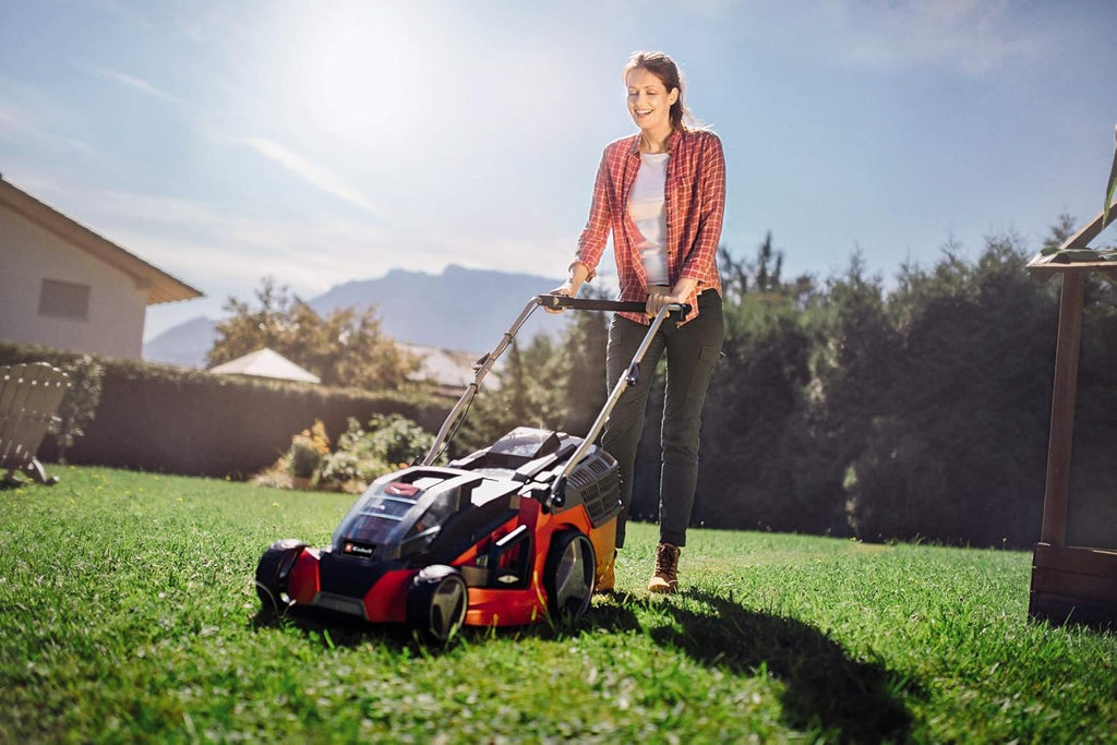 Einhell Akku-Rasenmäher GE-cm 43 Li M Kit Power X-Change (36V, 43 cm Schnittbreite, bis 600 m2, Brushless, Mulch-Kit, 63L Fangkorb, 25-75 mm Schnitthöhe, inkl. 2X 4,0Ah + 2X Ladegerät)