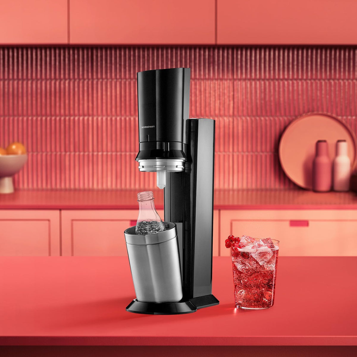 SodaStream Crystal 3.0 Wassersprudler mit 2x Quick-Connect CO2-Zylinder und 2x Glaskaraffen