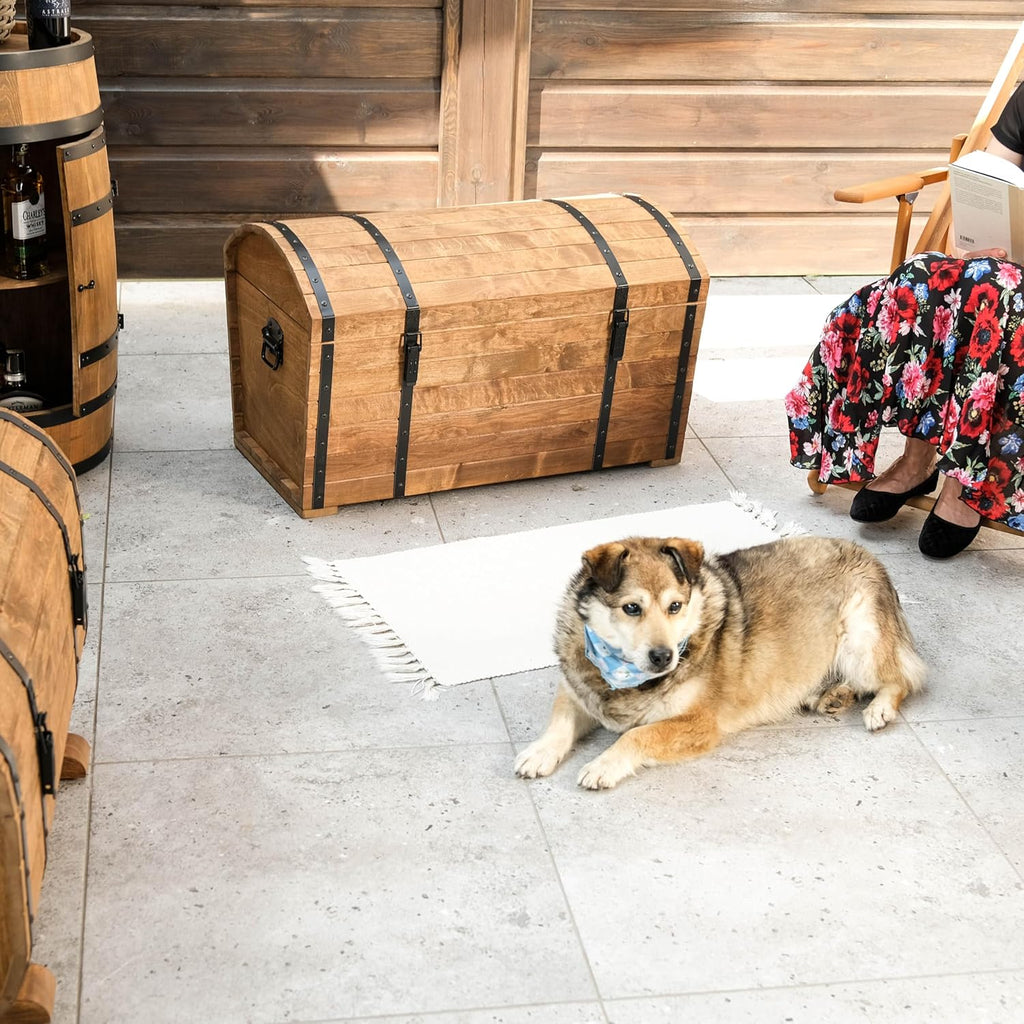 CREATIVE COOPER Holztruhe 180L – Klassischer Aufbewahrungskoffer aus geöltem Erlenholz – Vintage Design – Für Wohnzimmer, Terrasse & Garten – 80x50x50 cm