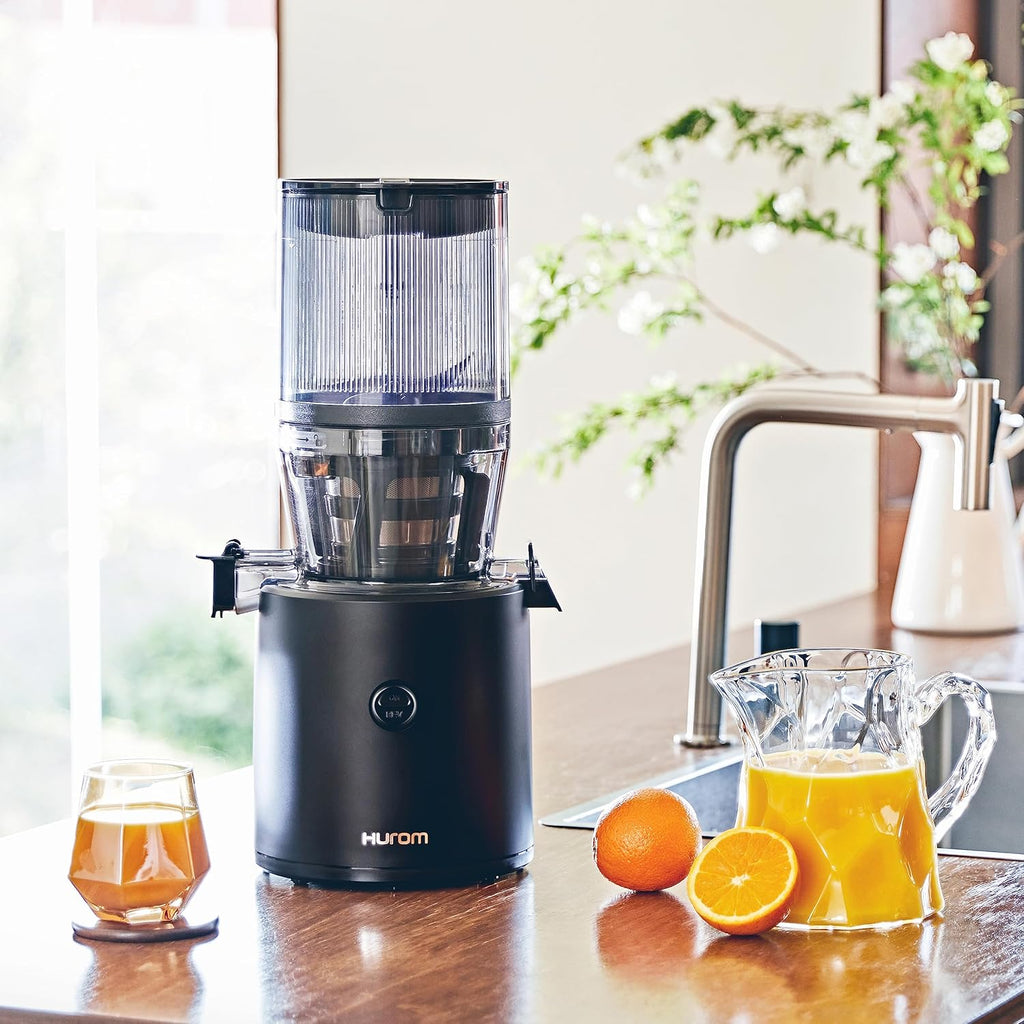 HUROM | Entsafter Gemüse und Obst | Slow Juicer | H320N | Elektrische Kaltpresse | Ruhiger Motor | Leicht zu Reinigen | mit groem Behlter und Siebfilter 2L | 200 Watt | BPA Frei | Schwarz