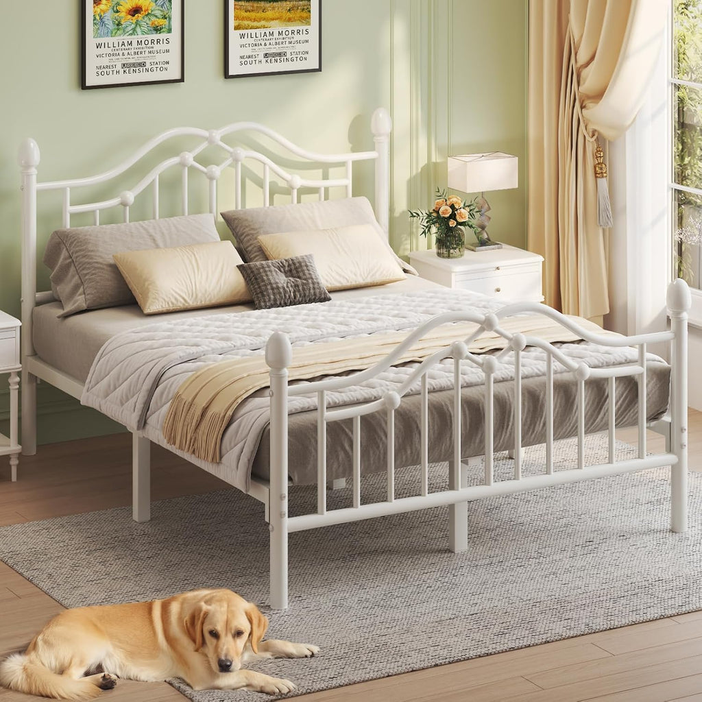 Bett 140 x 200 cm, Modernes Metallbett 140 x 200 cm mit Kopf- und Fußteil, viktorianischer Stil, Stauraum unter dem Bett, Einfach zu Montieren, Kein Lattenrost Erforderlich, Geräuscharm, Weiß