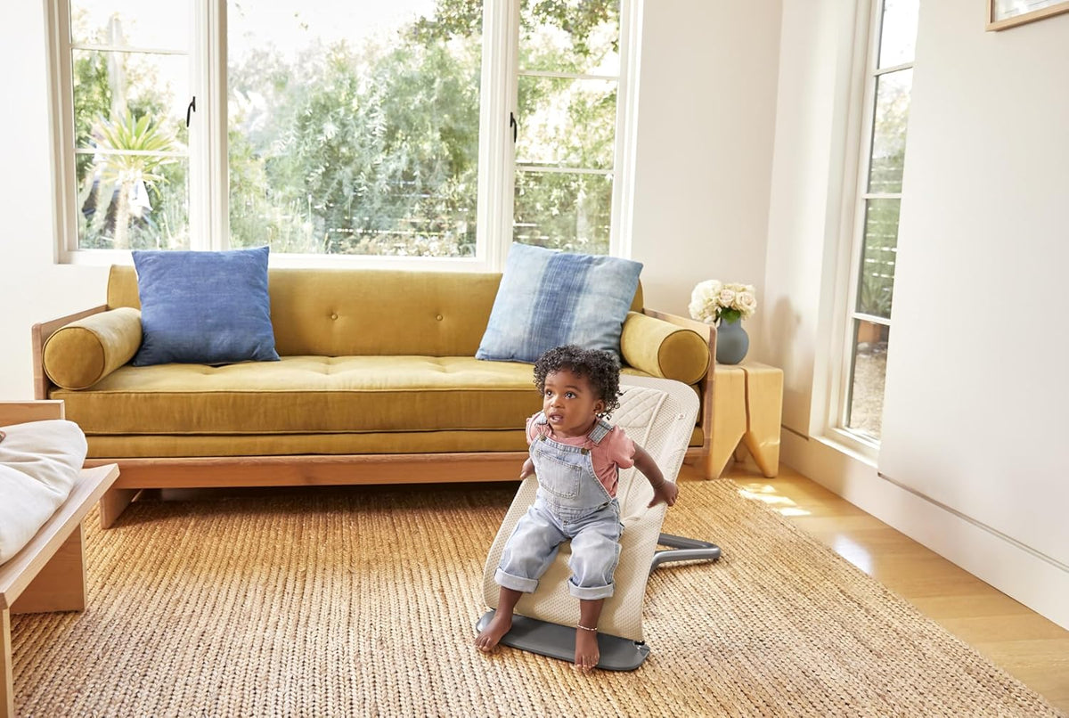 Ergobaby 3-in-1 Evolve Bouncer, Ergonomische Babywippe für Neugeborene ab Geburt bis zum Kleinkind, Babyschaukel mit Neugeboreneneinsatz (2,5 kg - 13,2 kg), Cream
