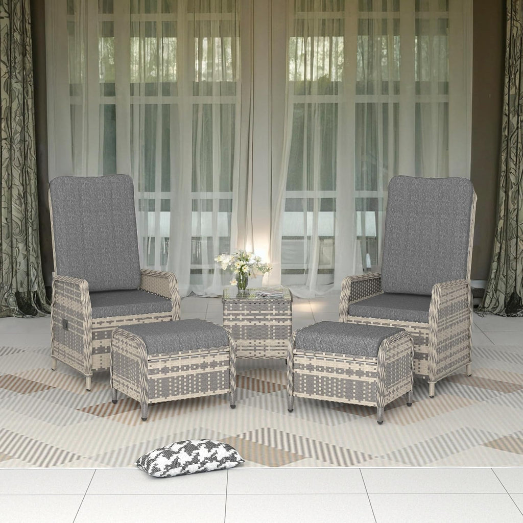 Gotland Rattan Gartenmöbel Set Lounge Möbel Outdoor, Verstellbares 2-Sitzer Terrassenmöbel Außen mit 118° Rückenlehne & Fußhocker, Hochwertige Polster & Glastisch, Wetterfest (Grau)