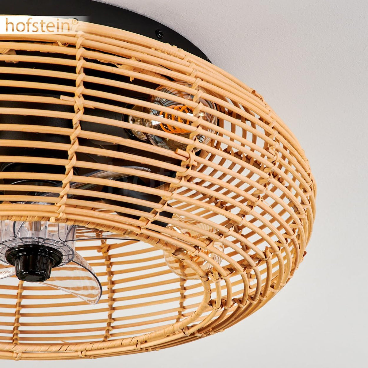 HOFSTEIN Deckenventilator Mulstrand, Ventilator aus Metall/Bambus in Schwarz/Natur mit Fernbedienung, Auf-/Abwind-Funktion u. Lichteffekt an der Decke, Deckenleuchte 4-flammig Ø 50cm, 4x E27, 3 Stufen