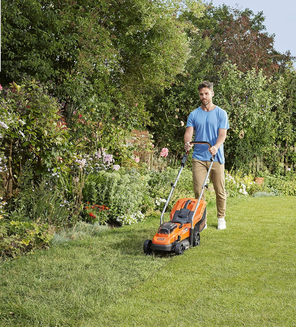 BLACK+DECKER Rasenmäher Akku Rasenmäher Elektro (betrieben mit 2X 18V Akkus, 33 cm Schnittbreite, für kleine und mittlere Rasenflächen bis 250 m², 5-fache Höhenverstellung) BCMW3318N