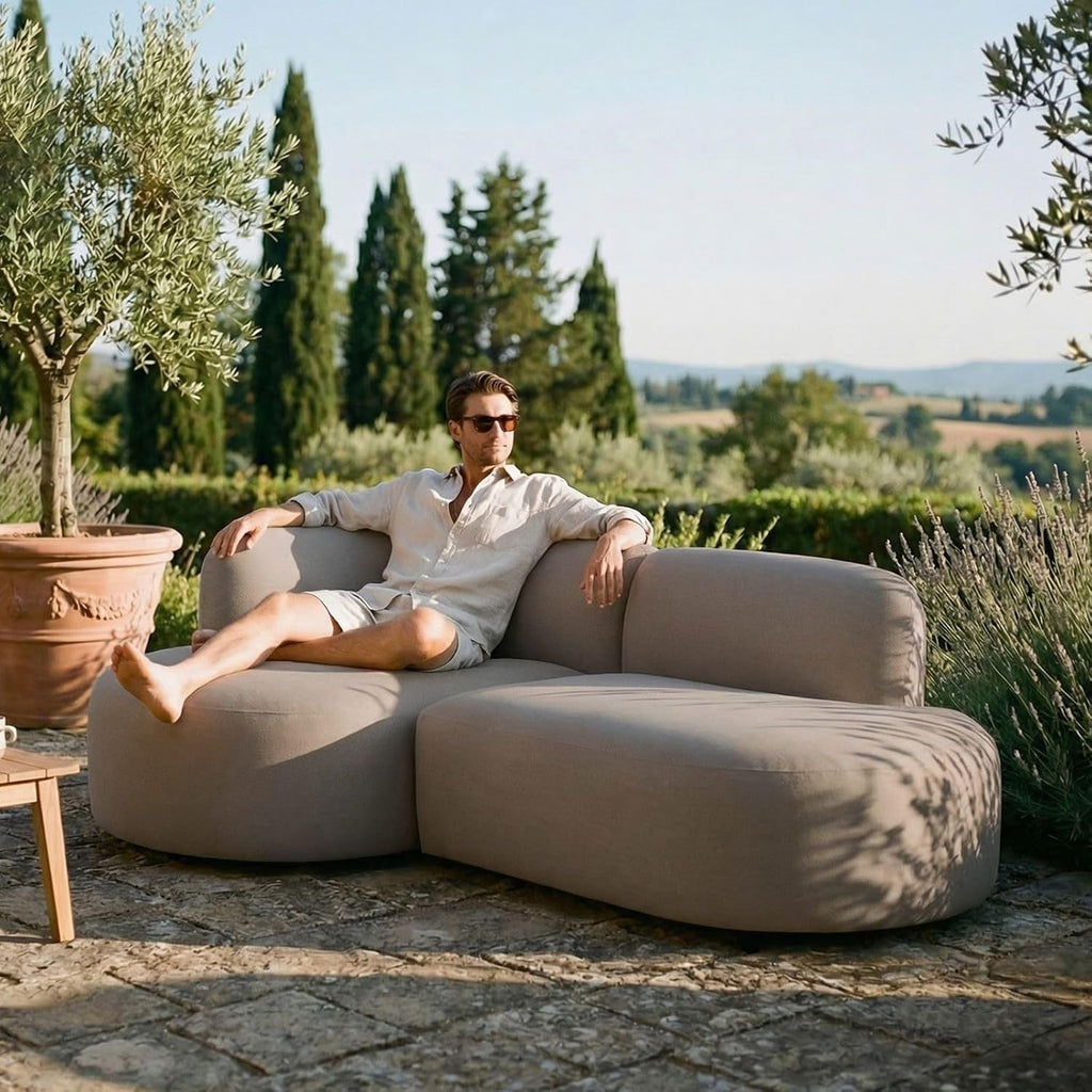 IDIMEX Outdoor Sofa Sorrento gepolstert, Beige – gemütliche Sitzlounge aus Aluminium mit wetterbeständigem Bezug für Terrasse Balkon Garten mit großzügiger Liegefläche