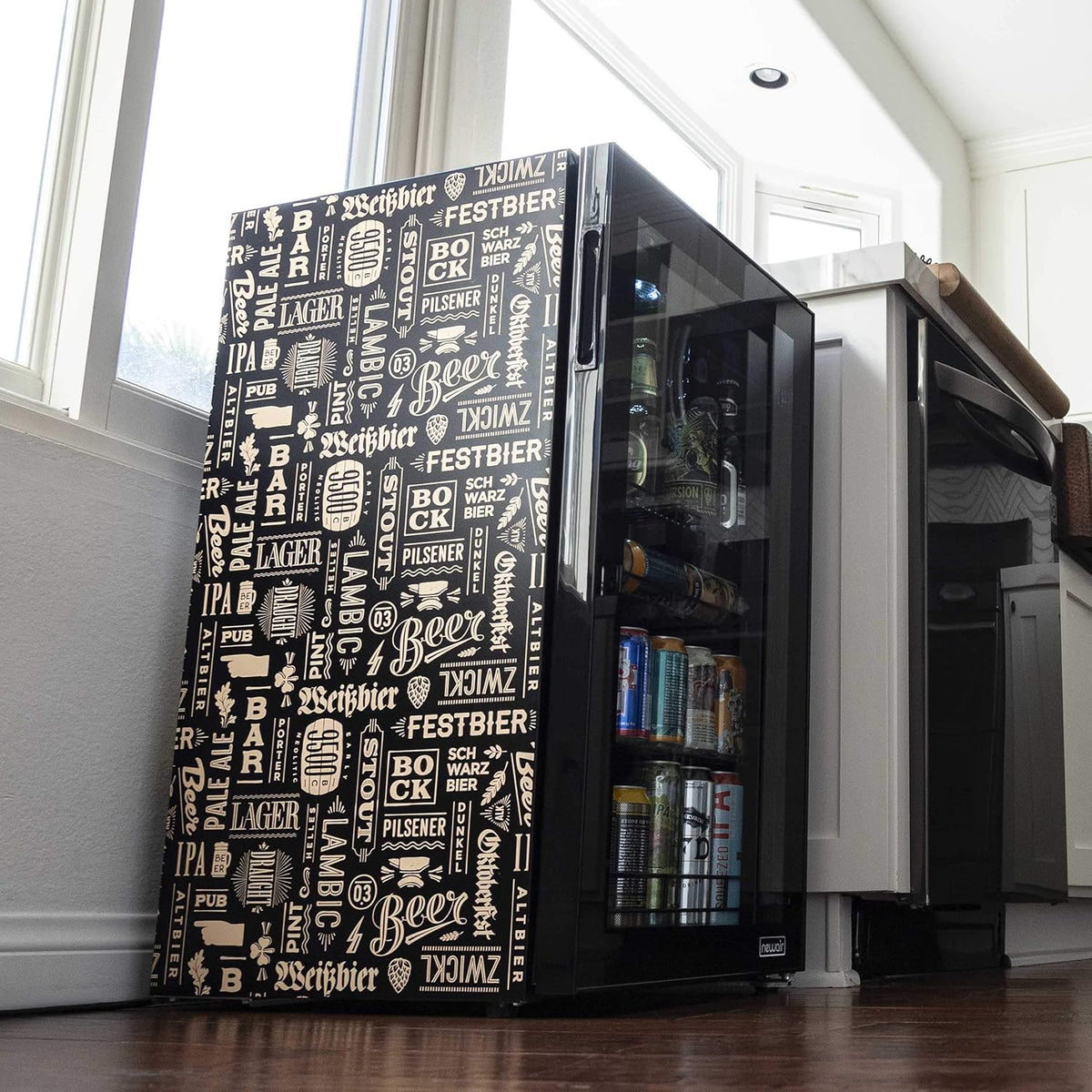 Getränkekühlschrank | Freistehender Kühlschrank für 126 Dosen mit Glastür mit Scharnier rechts | Mini-Getränkekühlschrank, perfekt für Bier, Wein, Limonade und kühlere Getränke