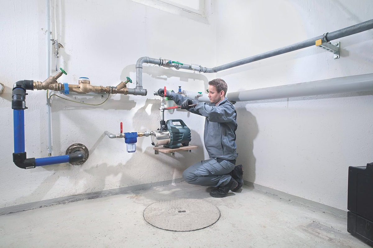 metabo Hauswasserautomat HWA 6000 Inox - 1300W, 6000 l/h, Edelstahl, Trockenlaufschutz, Gartenbewässerung, Grundwasserförderung - Leiser Betrieb, energiesparend, langlebig
