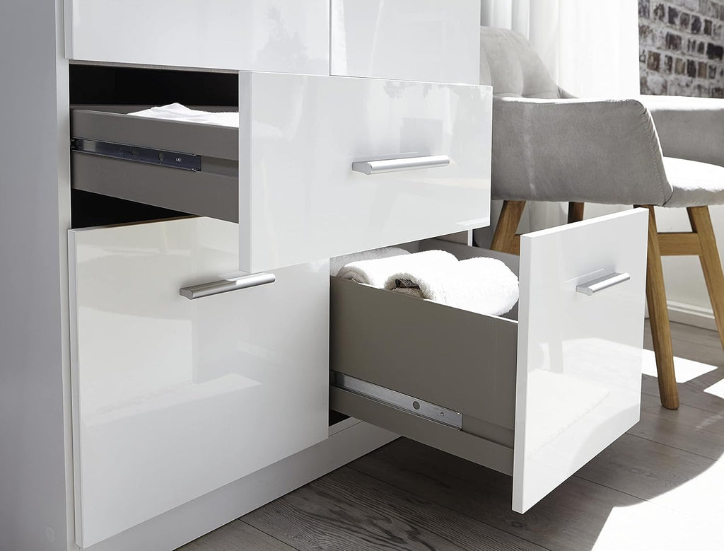 Rauch Möbel Celle Schrank Drehtürenschrank in Weiß/Hochglanz Weiß, 3-türig mit 6 Schubladen, inkl. Zubehörpaket Basic 1 Kleiderstange 2 Einlegeböden, BxHxT 136x197x54 cm