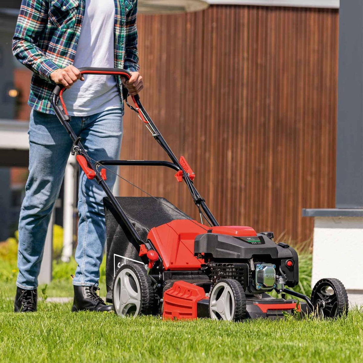 Scheppach Benzin Rasenmäher MS225-53 mit Radantrieb | 53cm Schnittbreite | 65L Fangbox | Höhenverstellung 7 Stufen | Seitenauswurf & Reinigungsfunktion | Mulchmäher | inkl. Motoröl & Ersatzmesser