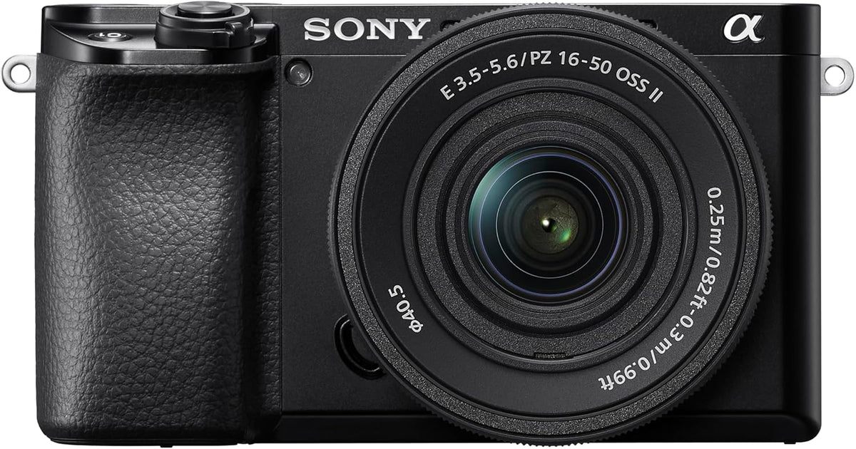 Alpha 6100 | APS-C Spiegellose Kamera | Bundle mit 16-50mm & 55-210 Objektiv | Schneller 0,02s Autofokus mit Augenerkennung für Mensch und Tier, 4K-Filmaufnahmen und neigbares Display