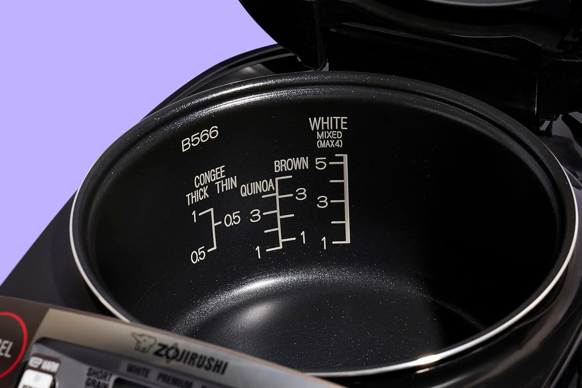 ZOJIRUSHI Premium Reiskocher NL-GAQ10 – 1,0 Liter – mit Warmhaltefunktion – inkl. Messbecher, Reislöffel und Dämpfeinsatz - Mit europäischem Netzkabel