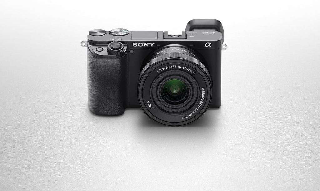 Alpha 6100 | APS-C Spiegellose Kamera | Bundle mit 16-50mm & 55-210 Objektiv | Schneller 0,02s Autofokus mit Augenerkennung für Mensch und Tier, 4K-Filmaufnahmen und neigbares Display