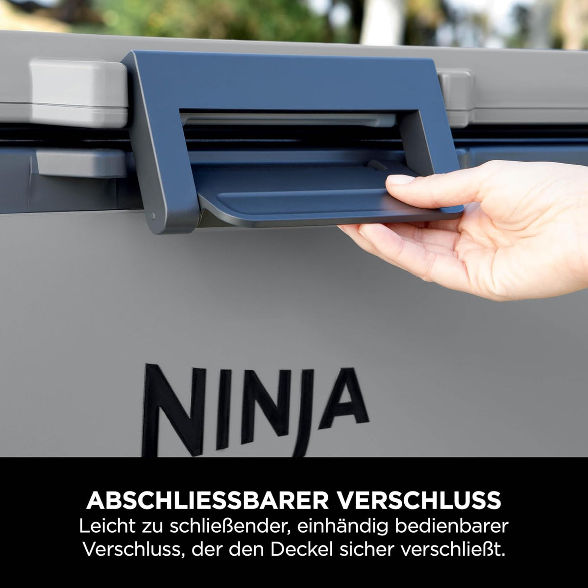 Ninja FrostVault Kühlbox mit Rollen und Isolierung, integrierter Dry Zone Schublade mit Kühlschranktemperatur, hält Eis tagelang, bietet Platz für bis zu 68 Dosen, Schiefergrau, FB245EUGY