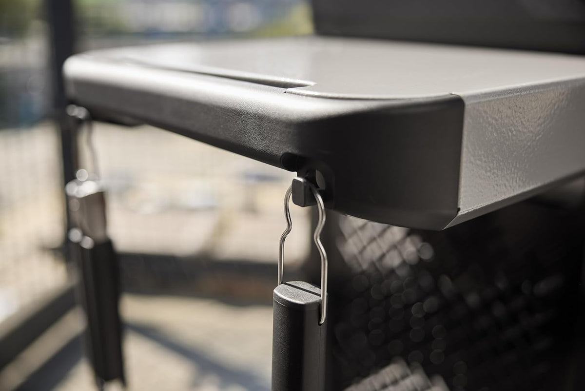 Weber Spirit E-410 Gasgrill / 4 Brenner, Snap-Jet Zündung, Robuste Räder und Warmhalterost, 51 x 46 cm Grillfläche, Kompatibel mit Weber Works Seitenablagen, Schwarz/Silber