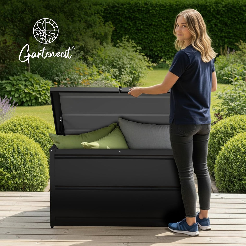 Gartenzeit® Auflagenbox 900L (148×83×82cm) – XXL Gartenbox aus pulverbeschichtem Stahl RAL 7016, wetterfest, wasserdicht & abschließbar, als Sitzbank nutzbar, Outdoor Kissenbox für Polster