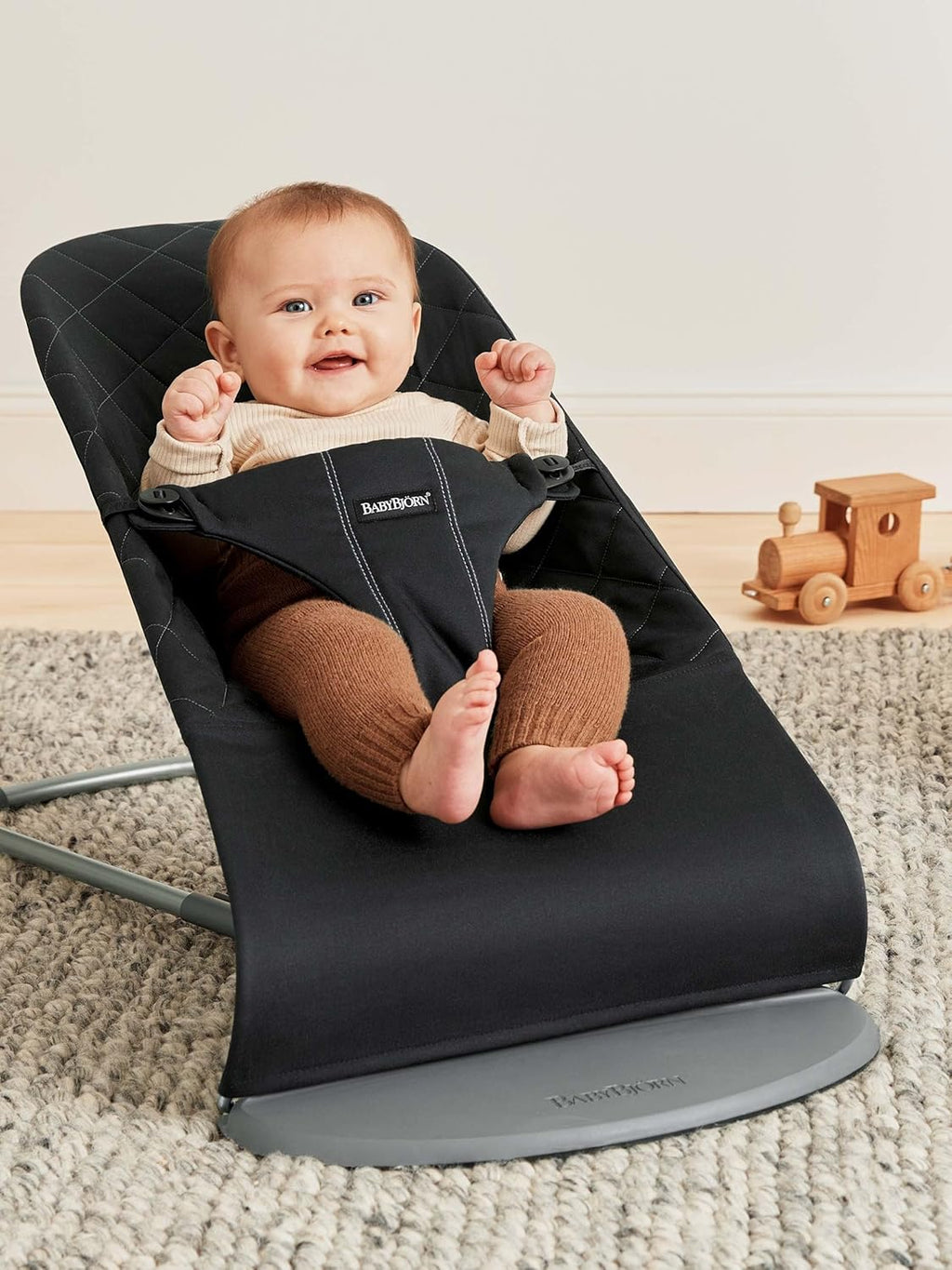 BabyBjörn Babywippe Bliss, Gewebt, Blütenblatt-Steppung, Sandgrau