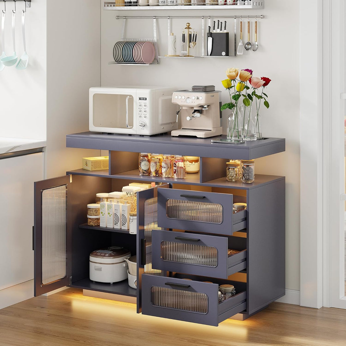 FREDEES RGB Küchenschrank mit Ladestation & LED-Beleuchtung, Sideboard Buffetschrank mit Stauraum für Küche und Esszimme, Gray