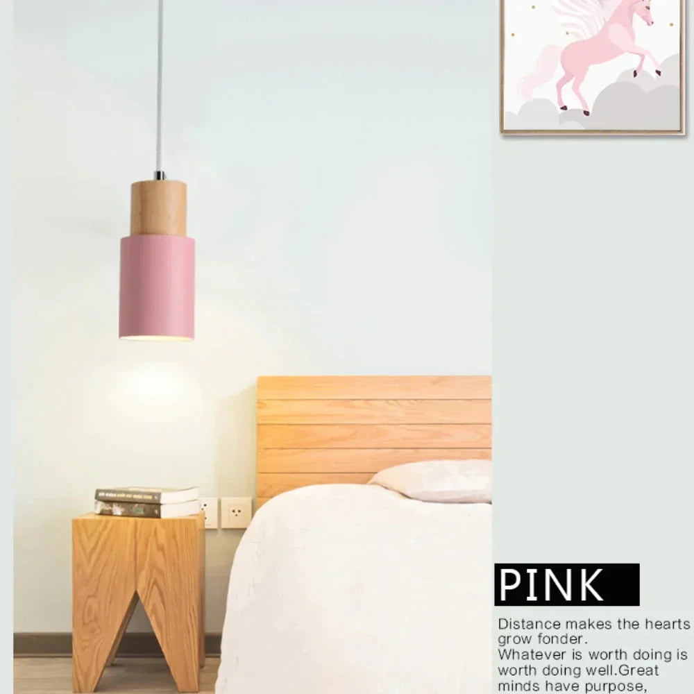 Nordic Pendelleuchte mit Holzdetail