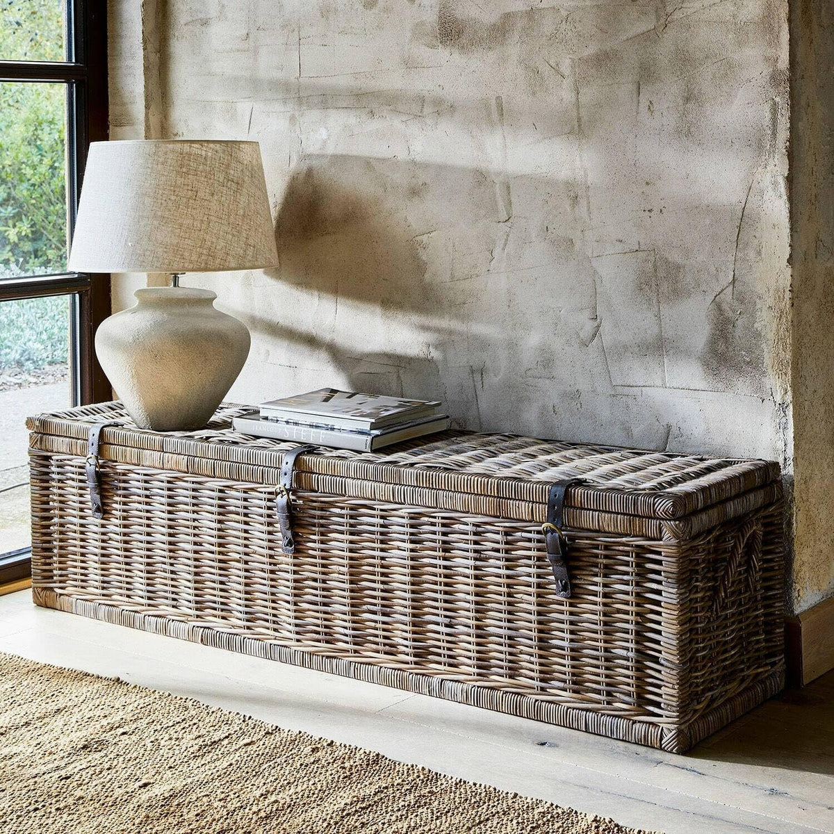 Loberon Truhe Hailee, Handgeflochten, Unterteilter Stauraum, Aufbewahrung, Ordungshelfer, Rattan, Büffel-Veloursleder, braun