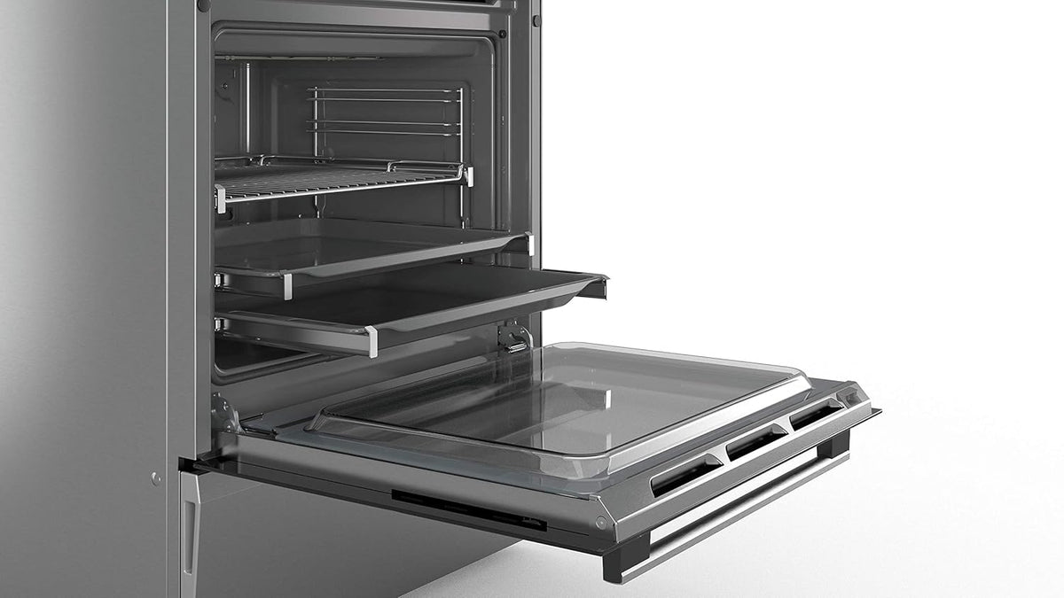Bosch HKR39C250 Serie 4 Elektro-Standherd, 60 cm breit, EcoClean Direct Reinigungshilfe, 3D Heißluft Backen auf 3 Ebenen, LED-Display-Steuerung, erweiterbare Kochzone für großes Kochgeschirr