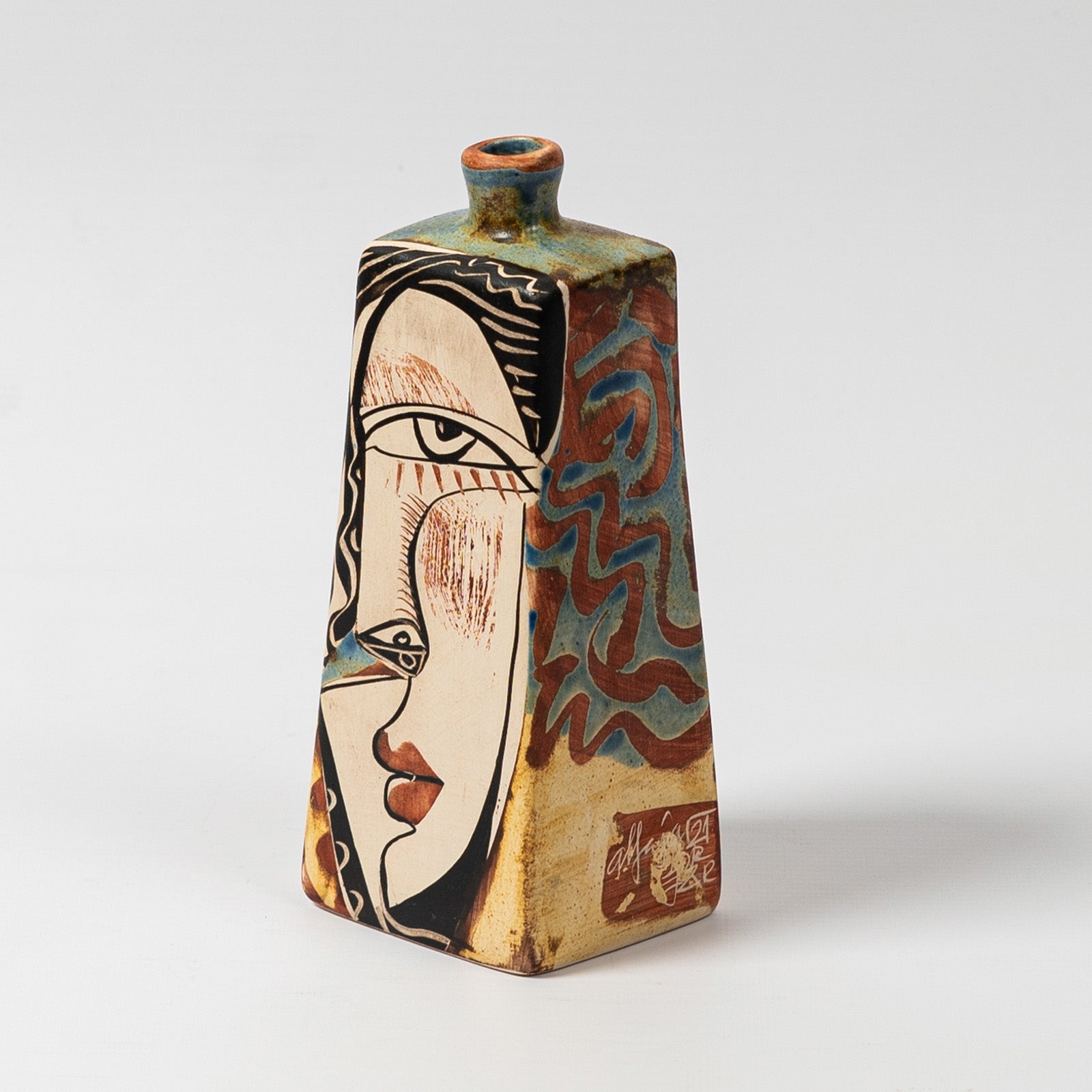 Botella alta pequeña