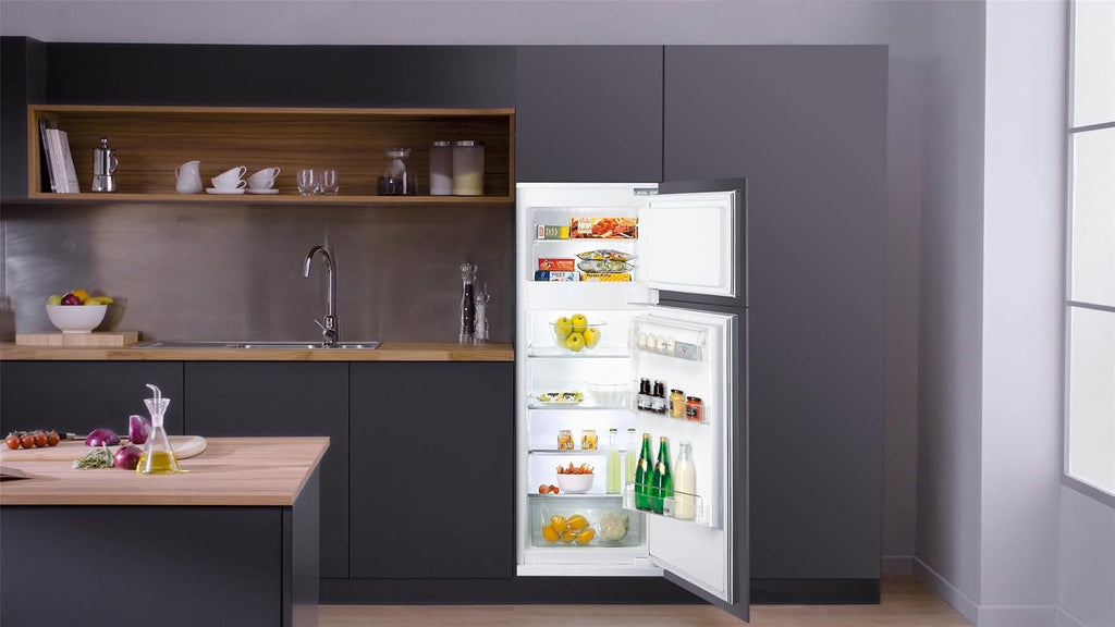 Bauknecht KDI 14S2 Einbau-Kühl-/Gefrierkombination/ Energieeffizienzklasse: E/ Nische 145/ Elektronische Temperaturregelung/ LED-Beleuchtung/ Abtauautomatik im Kühlteil/ Sicherheitsglas