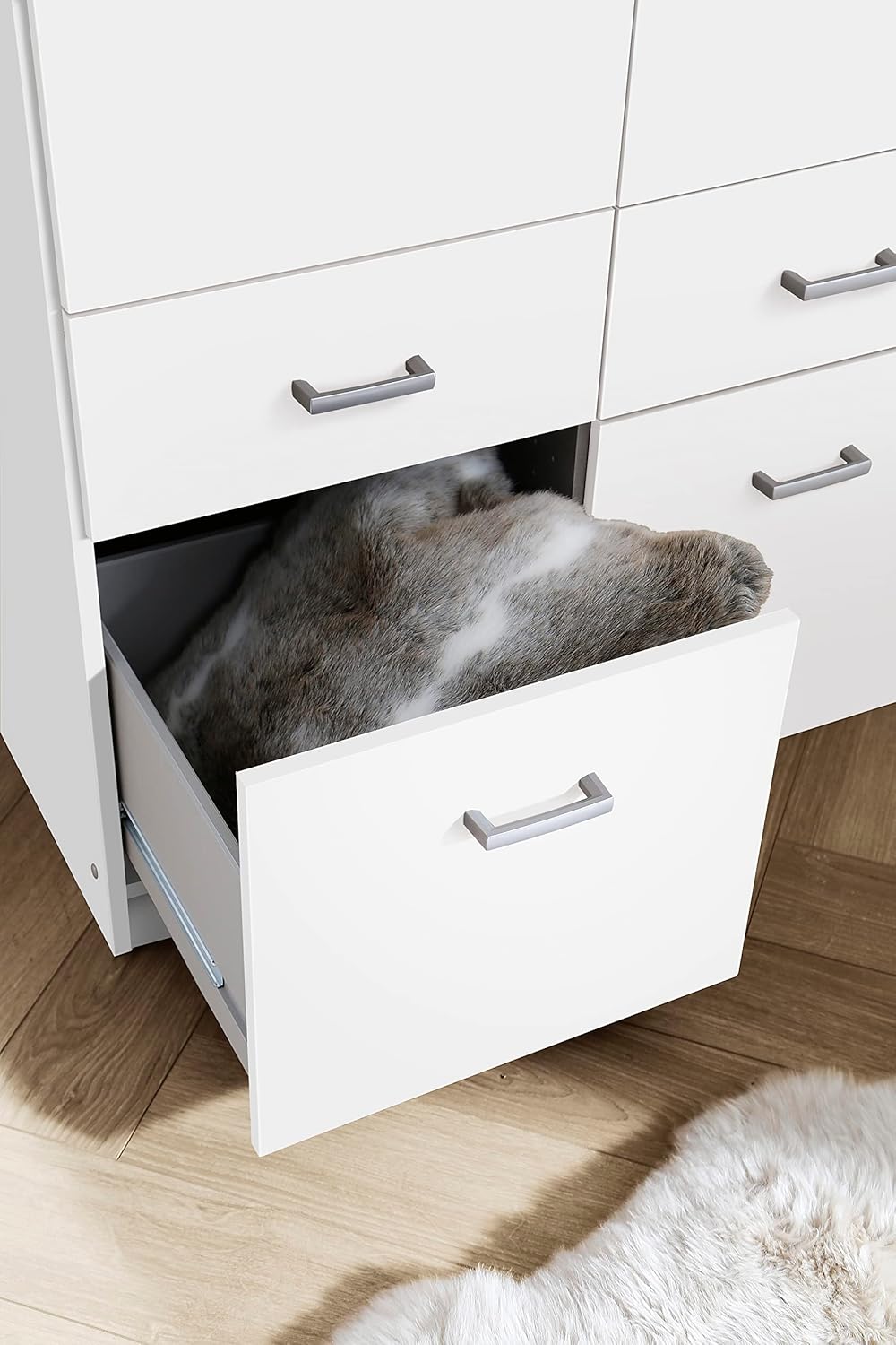 Rauch Möbel Bremen Schrank Drehtürenschrank Kleiderschrank in Weiß mit 2 Spiegeln und 8 Schubladen 4-türig, inklusive Zubehörpaket Basic 1 Kleiderstange, 4 Einlegeböden BxHxT 181x199x58 cm
