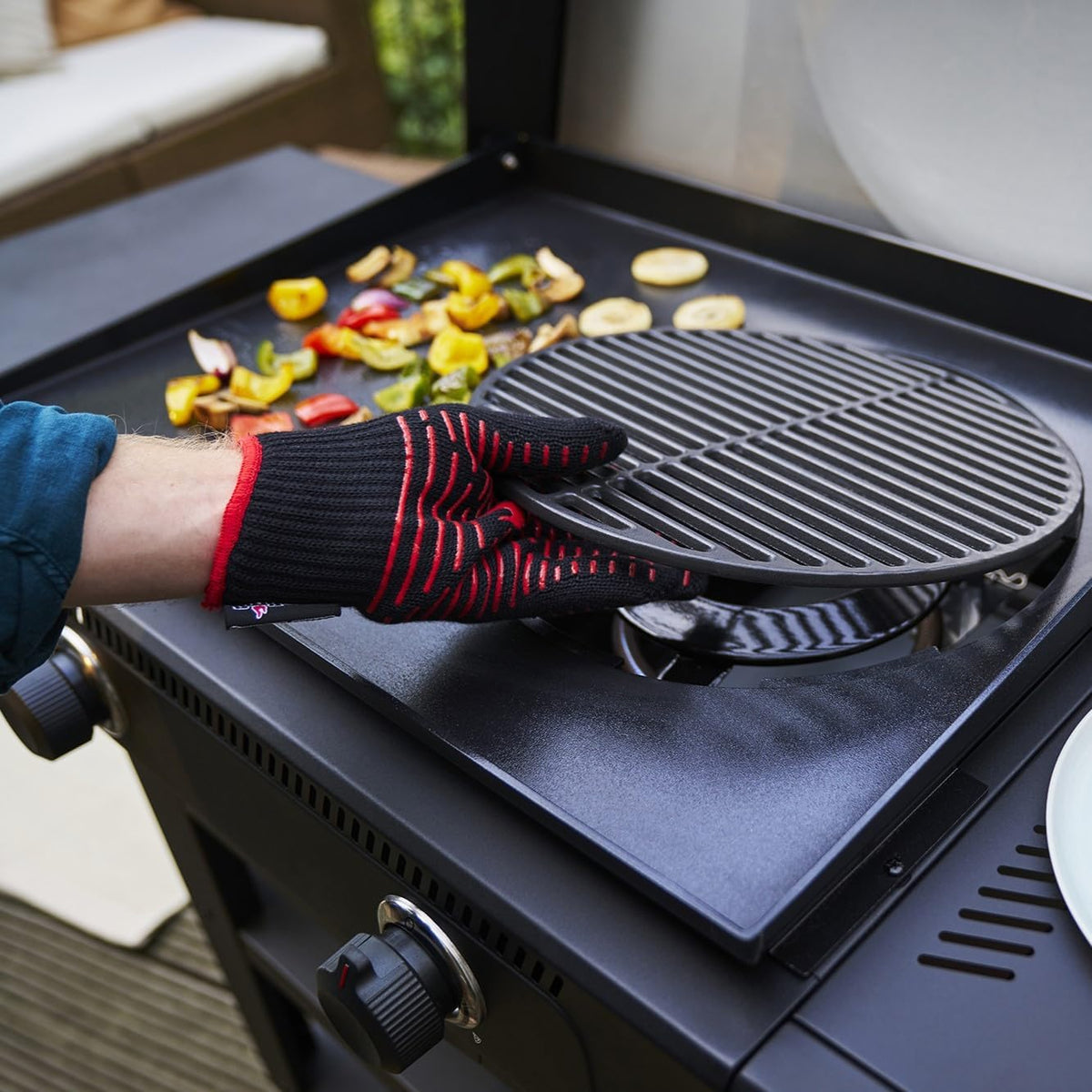 Char-Broil Griddle-Gasgrill Plancha Versa-Tile - 3-in-1 System: Griddle, Grill & Pizzaofen, 2-Zonen