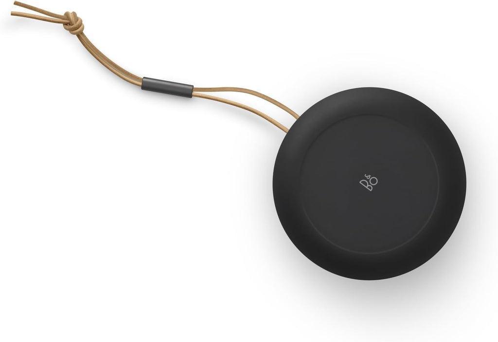 Bang & Olufsen Beosound A1 (2. Gen) – Kabelloser tragbarer IP67 wasserdichter Bluetooth-Lautsprecher mit 360-Grad-Sound, Alexa Voice Assistant & Speakerphone, 18 h Akkulaufzeit - Black Anthracite