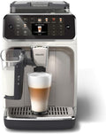 PHILIPS 5500 Series Kaffeevollautomat – 20 Getränke, Modernes Farb-Touchdisplay, LatteGo-Milchsystem, SilentBrew-Technologie, 100% Keramikmahlwerk, QuickStart, 1,8L Wassertank, Weißchrom (EP5543/90)