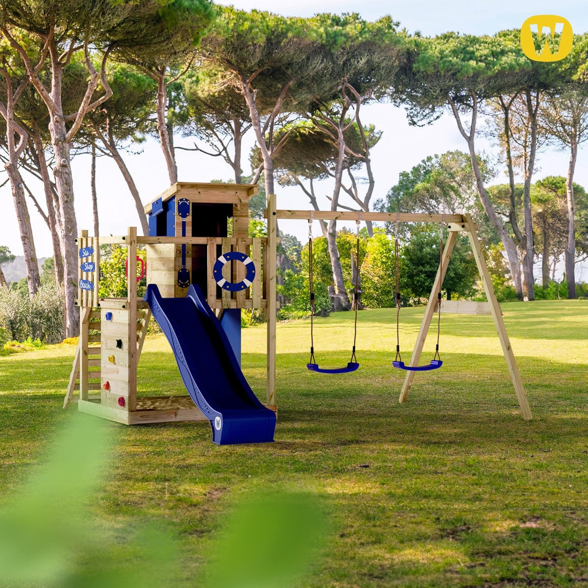 WICKEY Spielturm Klettergerüst Smart Camp mit Schaukel & grüner Rutsche, Outdoor Kinder Kletterturm mit Sandkasten, Leiter & Spiel-Zubehör für den Garten