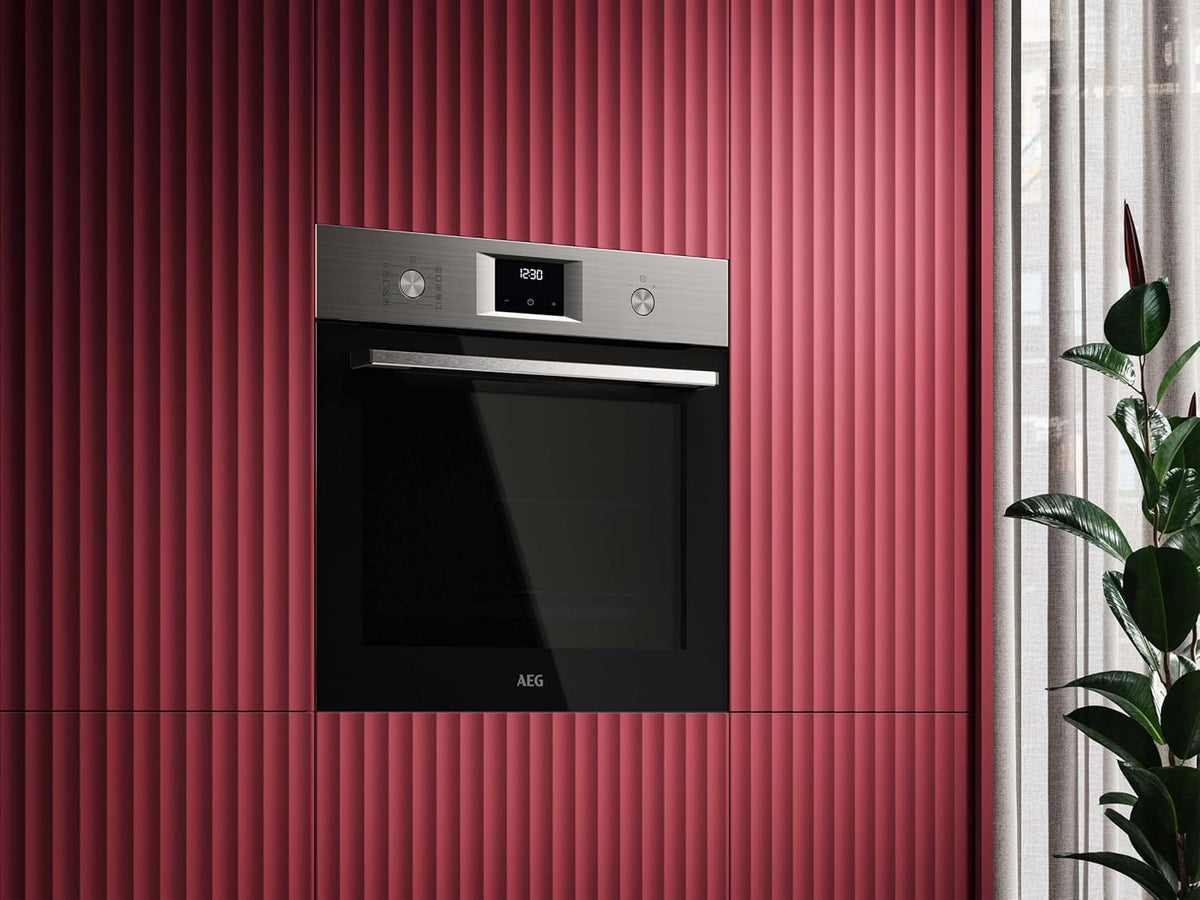 AEG Einbaubackofen – Serie 5 Ringheißluft: Gleichmäßige Garergebnisse auf 3 Ebenen – Pyrolyse Selbstreinigung – 25 Automatikprogramme – LED-Touchdisplay – Schnellaufheizung – Schwarz – BPE53516AB