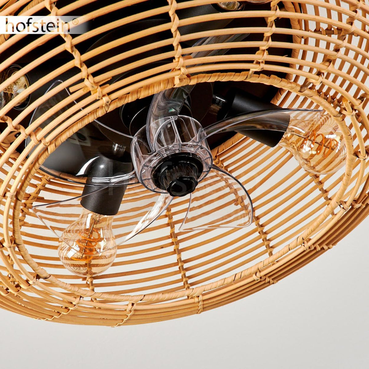 HOFSTEIN Deckenventilator Mulstrand, Ventilator aus Metall/Bambus in Schwarz/Natur mit Fernbedienung, Auf-/Abwind-Funktion u. Lichteffekt an der Decke, Deckenleuchte 4-flammig Ø 50cm, 4x E27, 3 Stufen