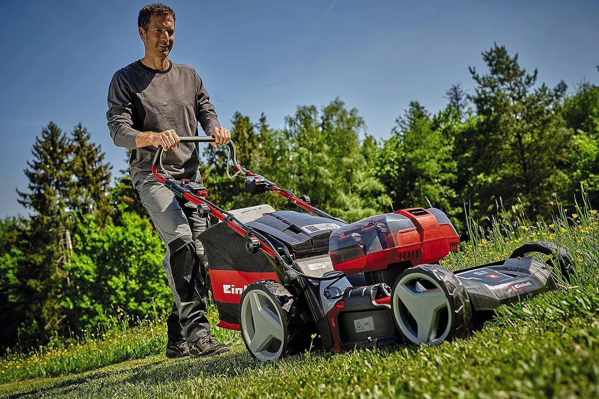Einhell Akku-Rasenmher GE-CM 36/47 S HW Li Kit Power X-Change (36 V, 47 cm Schnittbreite, bis 700 m, Brushless, Radantrieb, 75 L Fangkorb, inkl. 4x 4,0 Ah + 2x Twincharger)